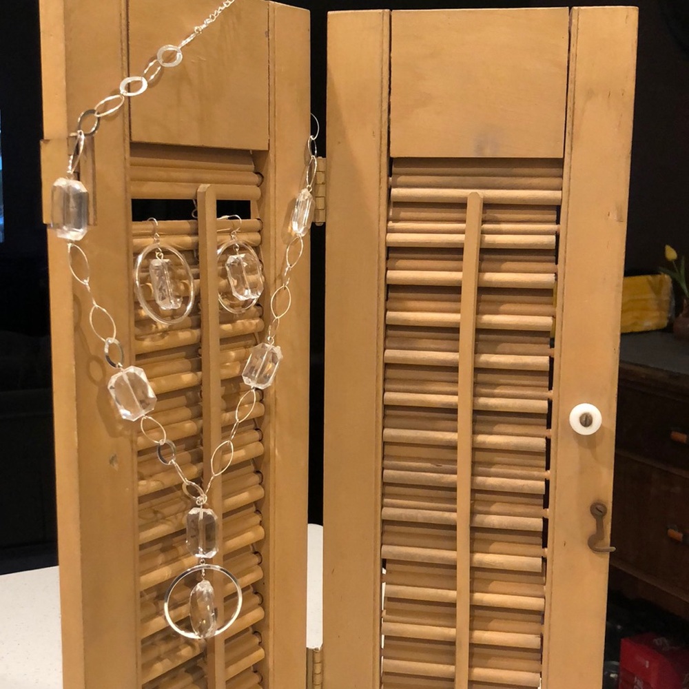 Necklace & earring set